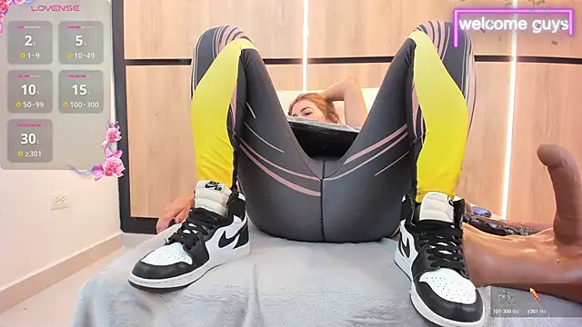 Snapshot of adela_chase chatting on November 20, 2025, 3:07 am adela chase online show from November 20, 2025, 3:07 am