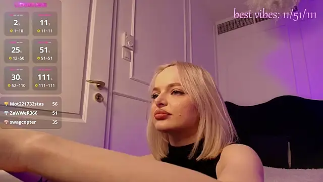 horny blondiee online show from February 27, 2025, 11:50 am