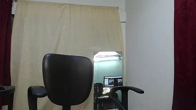 Snapshot of Aranza-Queen chatting on March 11, 2026, 2:33 pm Aranza-Queen online show from March 11, 2026, 2:33 pm