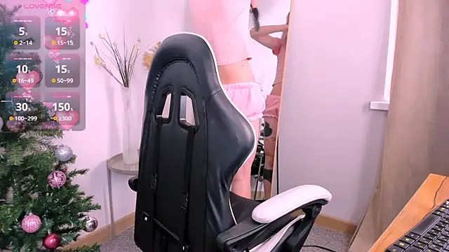 Aisha Erotik online show from January 3, 2025, 1:35 pm