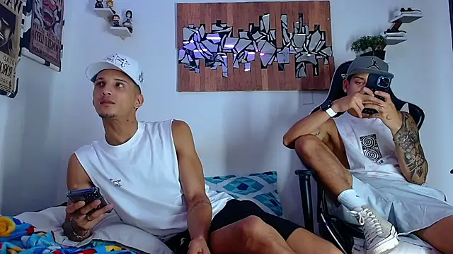 Friendsofeverything  online show from April 22, 2026, 12:06 am