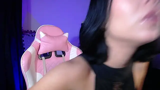 Snapshot of merlin-18 chatting on December 23, 2025, 4:23 am merlin-18 online show from December 23, 2025, 4:23 am