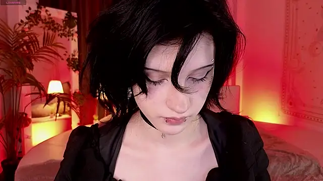 Snapshot of dark_vamp_ chatting on February 6, 2025, 9:38 pm dark vamp online show from February 6, 2025, 9:38 pm