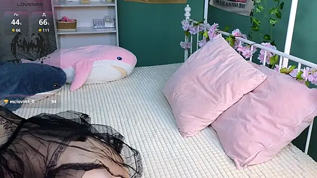 Snapshot of dark_vamp_ chatting on October 3, 2025, 4:30 pm dark vamp online show from October 3, 2025, 4:30 pm