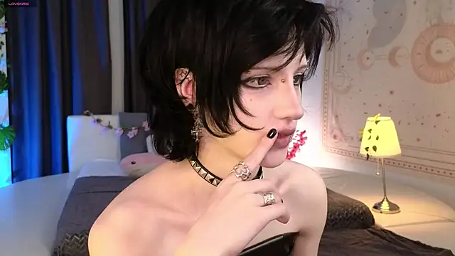 Snapshot of dark_vamp_ chatting on February 27, 2025, 10:33 am dark vamp online show from February 27, 2025, 10:33 am