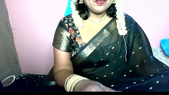 Snapshot of honey-sexy chatting on July 18, 2026, 8:56 am honey-sexy online show from July 18, 2026, 8:56 am