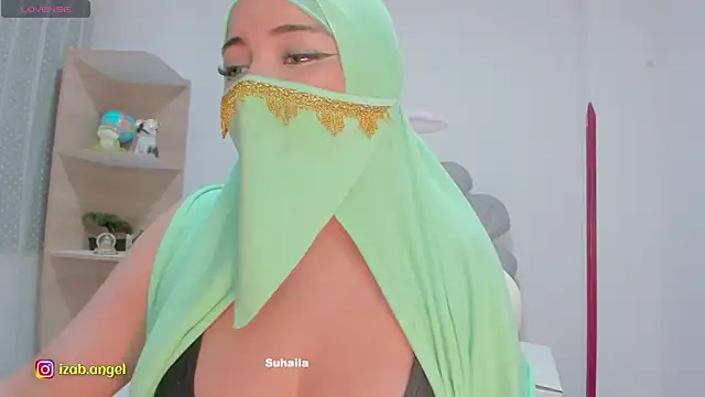 Snapshot of Amaltea chatting on March 20, 2025, 7:35 pm Amaltea online show from March 20, 2025, 7:35 pm