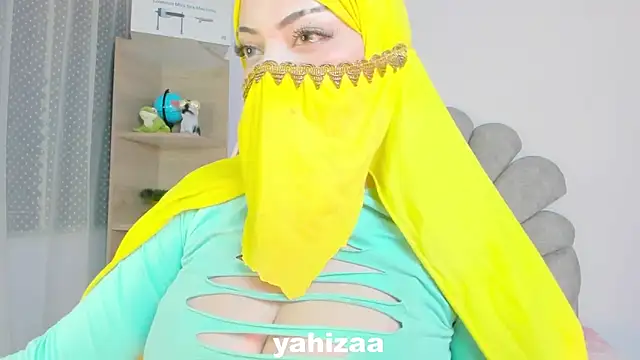 Snapshot of Amaltea chatting on November 22, 2025, 6:18 pm Amaltea online show from November 22, 2025, 6:18 pm