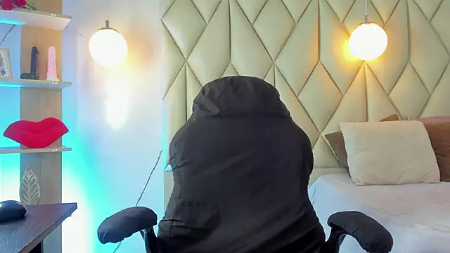 angelswets online show from April 16, 2026, 1:23 pm