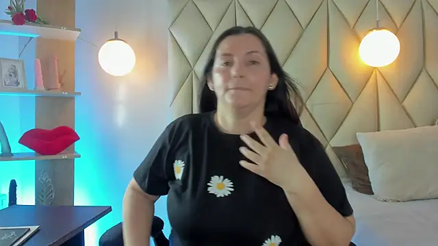 angelswets online show from April 18, 2026, 9:37 pm