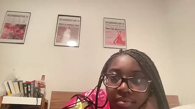 Snapshot of AveryJ99 chatting on December 3, 2024, 10:34 pm AveryJ99 online show from December 3, 2024, 10:34 pm