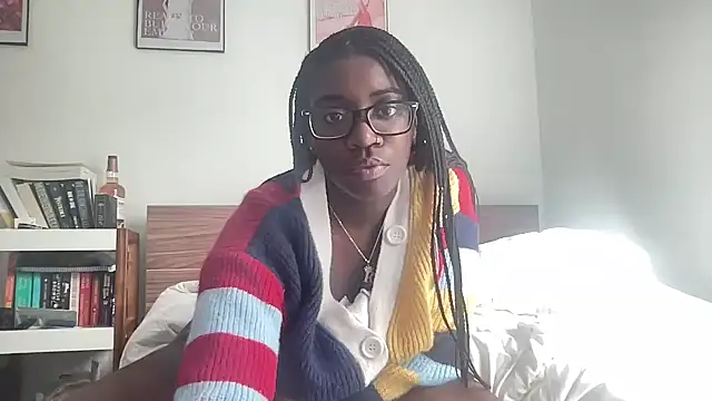 Snapshot of AveryJ99 chatting on December 18, 2024, 3:33 pm AveryJ99 online show from December 18, 2024, 3:33 pm