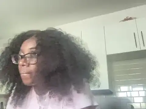 Snapshot of AveryJ99 chatting on March 20, 2025, 6:31 pm AveryJ99 online show from March 20, 2025, 6:31 pm