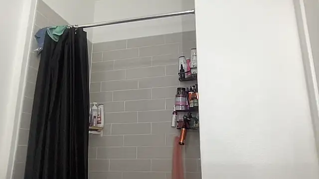 Snapshot of AveryJ99 chatting on February 11, 2025, 2:02 pm AveryJ99 online show from February 11, 2025, 2:02 pm