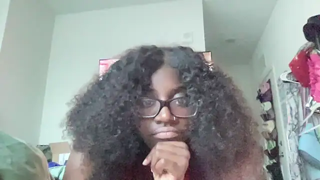 Snapshot of AveryJ99 chatting on March 18, 2025, 10:26 pm AveryJ99 online show from March 18, 2025, 10:26 pm