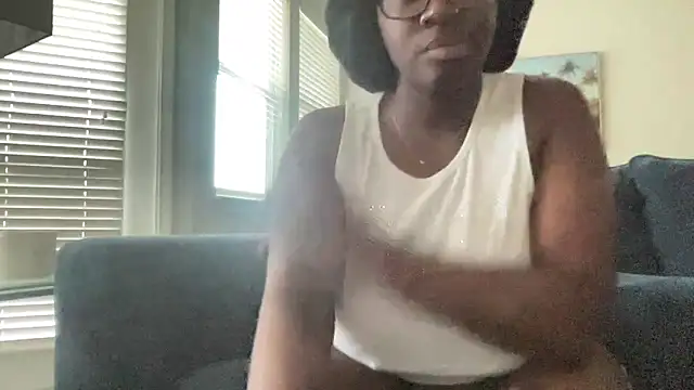 Snapshot of AveryJ99 chatting on April 6, 2026, 8:21 pm AveryJ99 online show from April 6, 2026, 8:21 pm