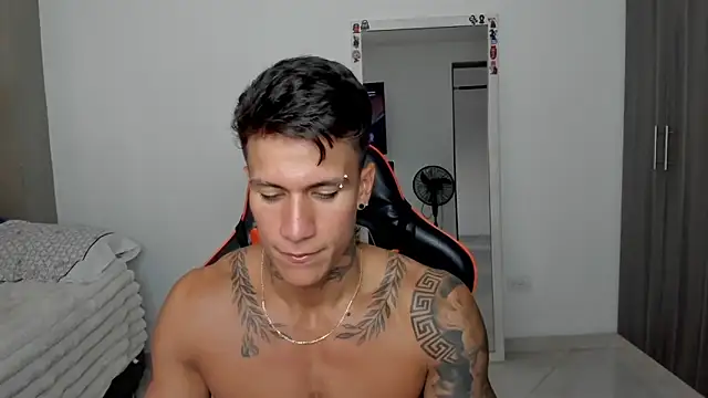 Snapshot of pettergrey1 chatting on February 11, 2026, 9:47 pm pettergrey1 online show from February 11, 2026, 9:47 pm