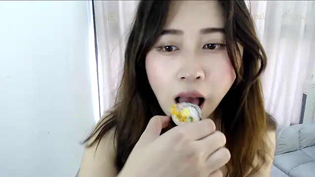 Snapshot of Liliya-77 chatting on April 9, 2026, 6:30 am Liliya-77 online show from April 9, 2026, 6:30 am