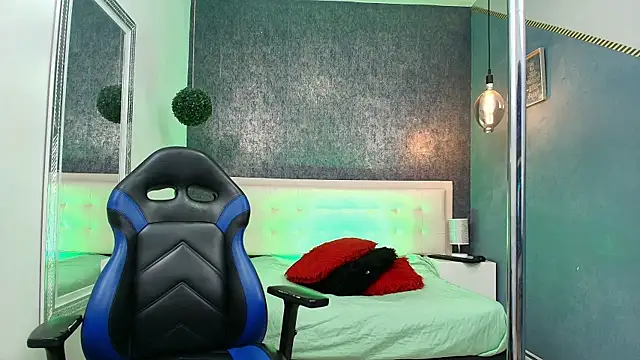 Snapshot of Erick_Zhimerman chatting on March 11, 2026, 4:17 am Erick Zhimerman online show from March 11, 2026, 4:17 am