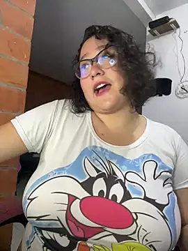 Snapshot of CinnamonCookiez chatting on January 3, 2025, 3:05 am CinnamonCookiez online show from January 3, 2025, 3:05 am