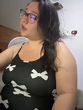 Snapshot of CinnamonCookiez chatting on December 27, 2024, 3:53 am CinnamonCookiez online show from December 27, 2024, 3:53 am