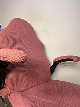 Snapshot of CinnamonCookiez chatting on December 3, 2025, 4:24 am CinnamonCookiez online show from December 3, 2025, 4:24 am