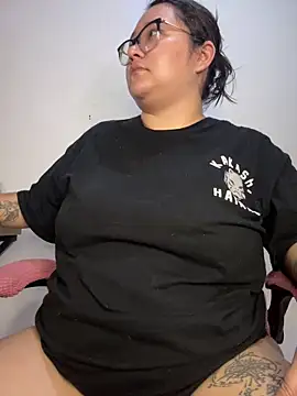 Snapshot of CinnamonCookiez chatting on September 10, 2025, 4:22 am CinnamonCookiez online show from September 10, 2025, 4:22 am