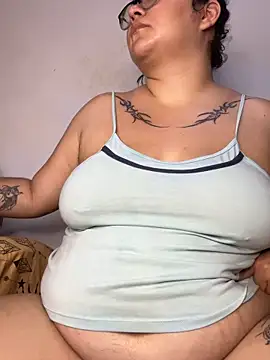 Snapshot of CinnamonCookiez chatting on November 26, 2025, 4:23 am CinnamonCookiez online show from November 26, 2025, 4:23 am