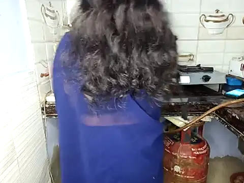 Snapshot of Muktha chatting on November 22, 2025, 2:27 pm Muktha online show from November 22, 2025, 2:27 pm