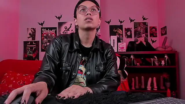 lilith-deveraux online show from December 4, 2025, 4:50 pm