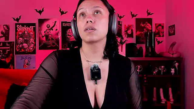 lilith-deveraux online show from April 15, 2026, 2:06 am