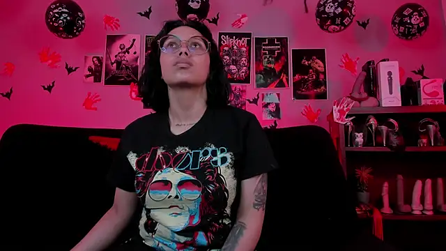 lilith-deveraux online show from November 10, 2025, 12:59 am