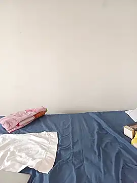 Snapshot of Karii-R chatting on December 22, 2025, 5:24 pm Karii-R online show from December 22, 2025, 5:24 pm