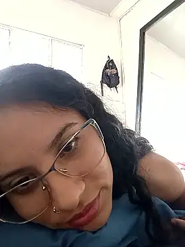 Snapshot of Karii-R chatting on January 12, 2026, 1:51 pm Karii-R online show from January 12, 2026, 1:51 pm