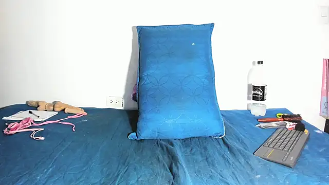 Arantza Hill online show from October 31, 2025, 10:49 pm