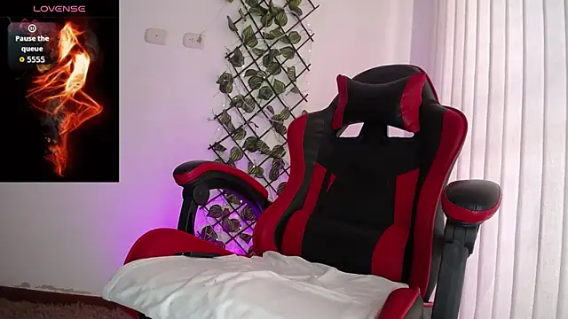 darkviper26 online show from November 7, 2025, 7:18 pm