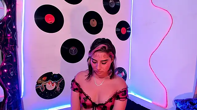  dahian14  online show from January 11, 2025, 4:16 am