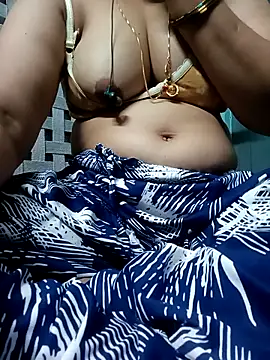 Snapshot of gunjan22 chatting on February 9, 2026, 9:40 am gunjan22 online show from February 9, 2026, 9:40 am