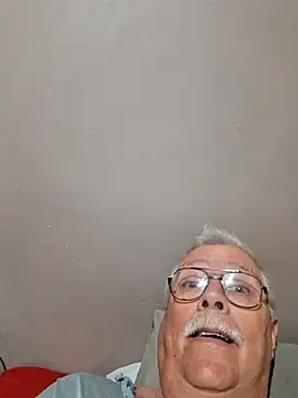 Snapshot of NawtyB1965 chatting on June 5, 2026, 4:06 am NawtyB1965 online show from June 5, 2026, 4:06 am