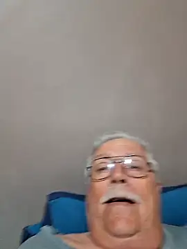 Snapshot of NawtyB1965 chatting on October 4, 2025, 4:14 am NawtyB1965 online show from October 4, 2025, 4:14 am