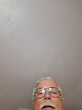 Snapshot of NawtyB1965 chatting on May 6, 2026, 4:16 am NawtyB1965 online show from May 6, 2026, 4:16 am