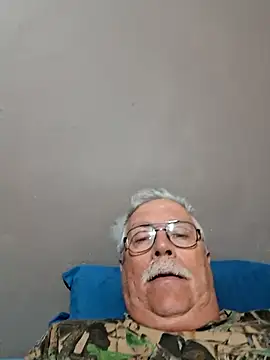 Snapshot of NawtyB1965 chatting on October 1, 2025, 3:33 am NawtyB1965 online show from October 1, 2025, 3:33 am