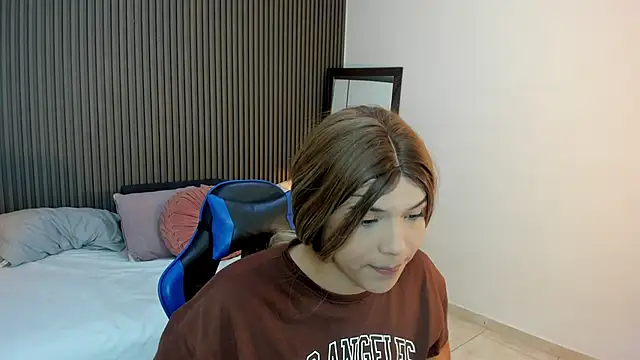 Snapshot of Axel_brunette1 chatting on May 4, 2026, 3:43 am Axel brunette1 online show from May 4, 2026, 3:43 am