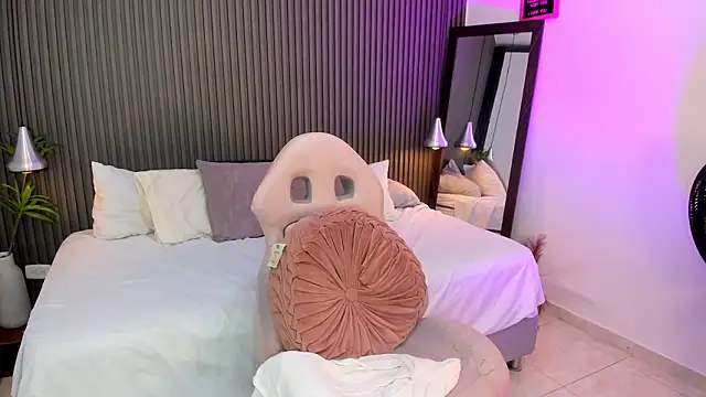 Axel brunette1 online show from February 20, 2026, 6:26 am