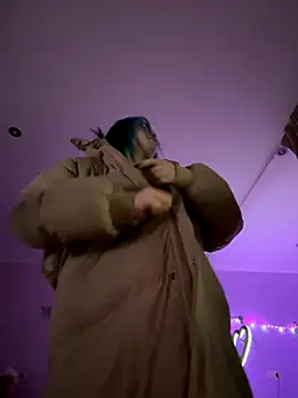 Snapshot of MaddisonHaas chatting on November 25, 2025, 1:17 am MaddisonHaas online show from November 25, 2025, 1:17 am