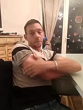 mika11100 online show from December 28, 2024, 4:30 am