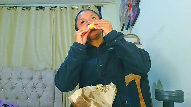 Samary thomas online show from April 2, 2026, 1:46 am