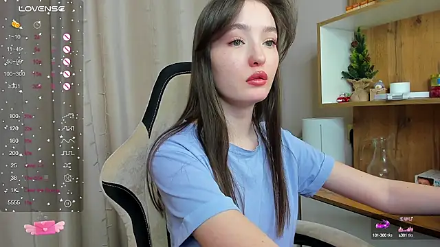 Snapshot of Fairyy_Moon chatting on February 1, 2025, 2:24 pm Fairyy Moon online show from February 1, 2025, 2:24 pm