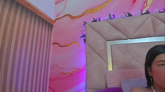 Taylor  cooper online show from September 26, 2025, 6:26 pm