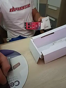 Snapshot of uleglasuczPL chatting on January 23, 2025, 1:08 am uleglasuczPL online show from January 23, 2025, 1:08 am